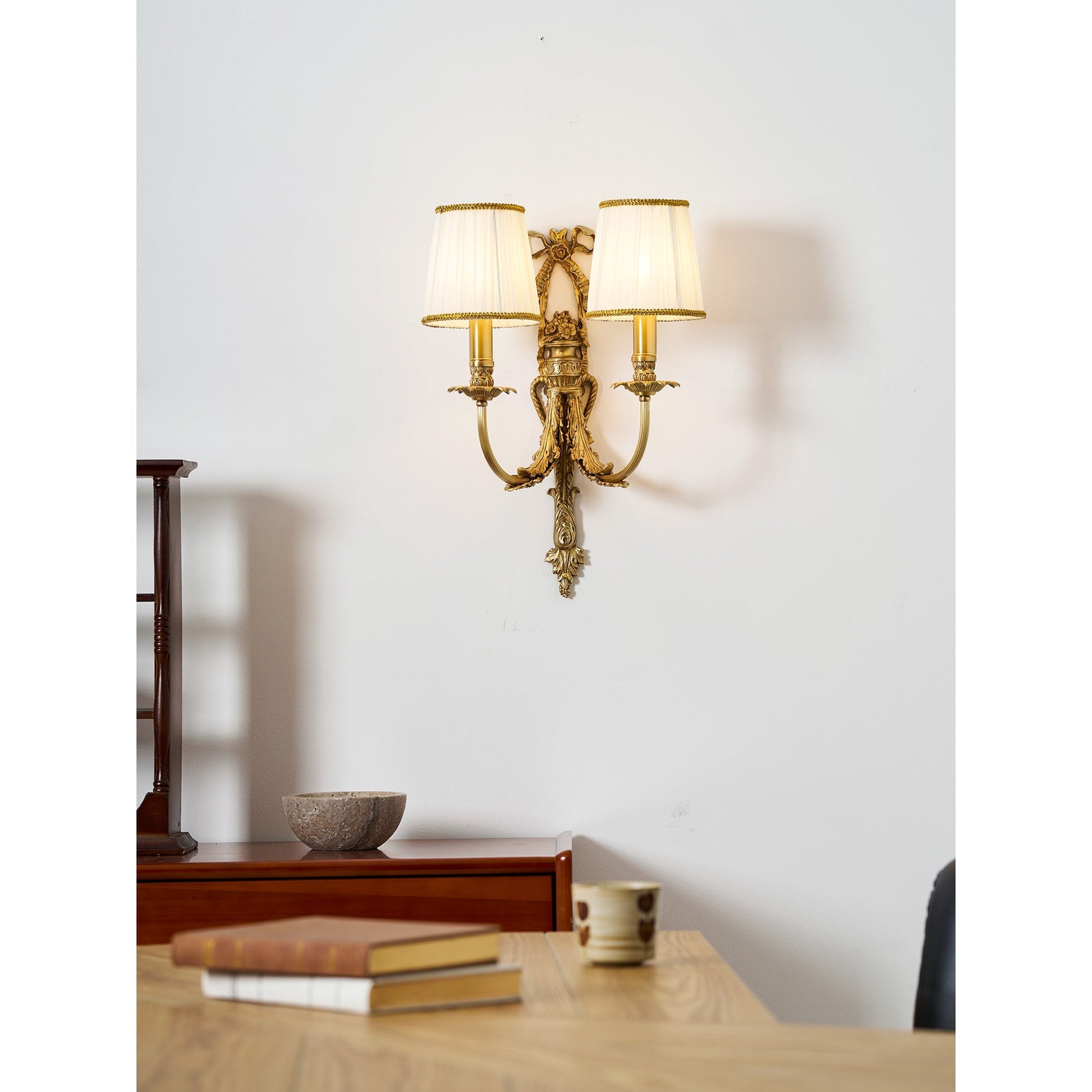 Dimensional drawing of the single-head Claudine Wall Lamp.