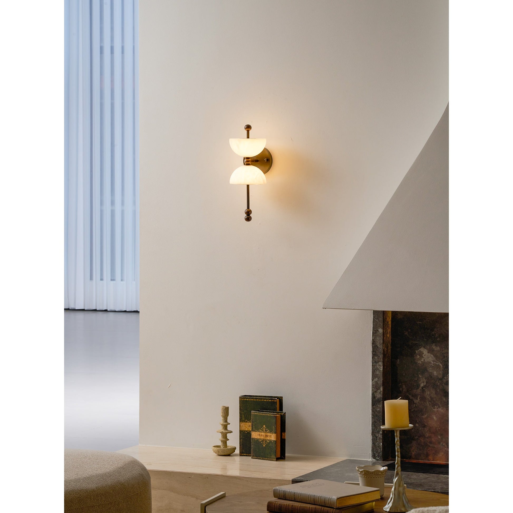 Dimensional drawing of the Lyra Alabaster Wall Lamp.