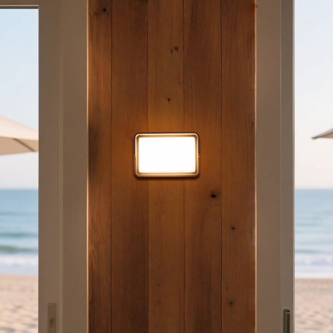 Stan Square Minimalist LED Outdoor Wall Light