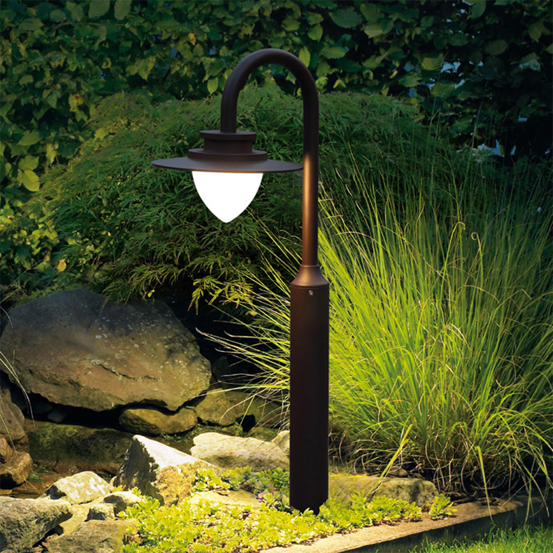 Tower Pole Elegant Minimalist Outdoor Lights