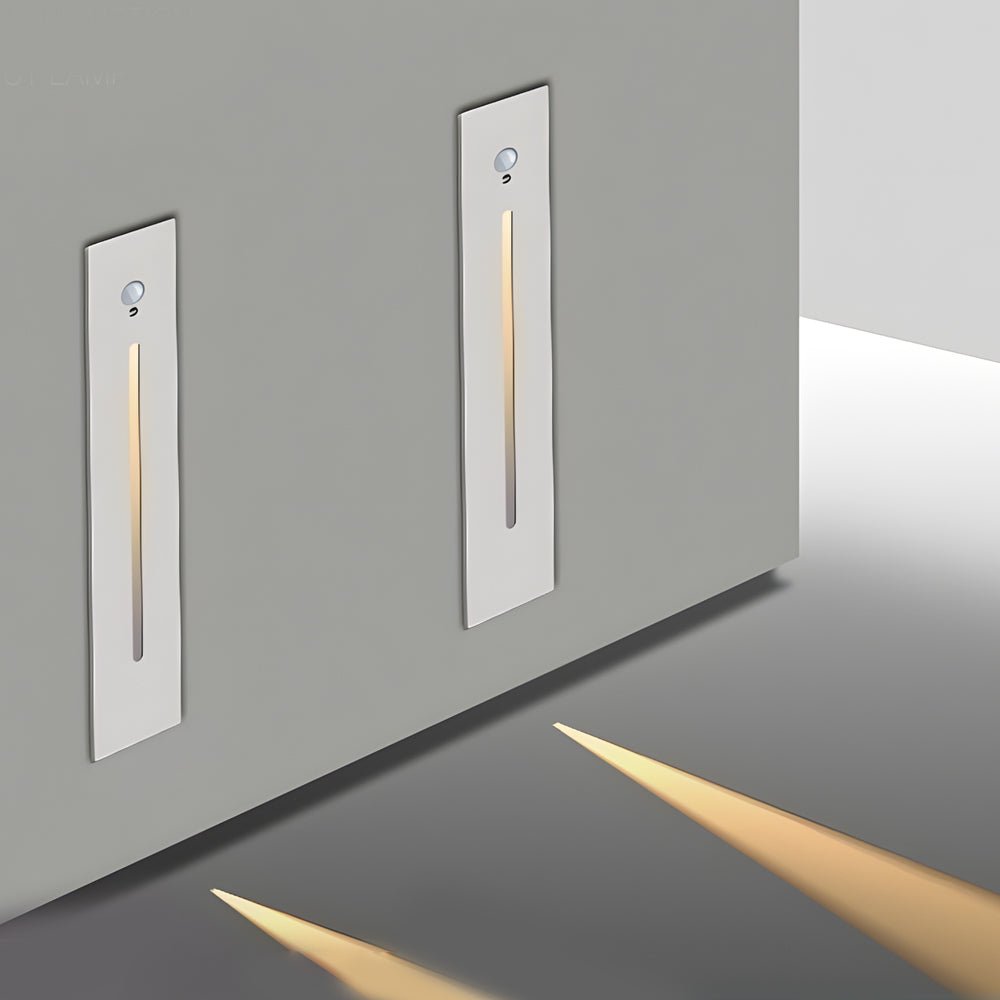 Emmanu Vertical Contemporary Outdoor Steps Lamp